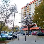 Private Rooms In Shared Apartment - Shared Bathroom And Dog Friendly