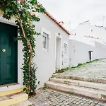 Cozy Yellow House Bairro Alto