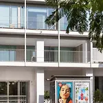 Amazing Central Studio With Balcony & Gym 1