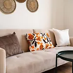 Spacious 5 Bedroom - River Views