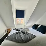 Low Cost Alameda Rooms