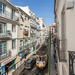 Chiado Studio And One-Bedroom Apartment - By Lu Holidays