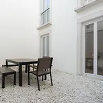 Chiado Studio And One-Bedroom Apartment - By Lu Holidays