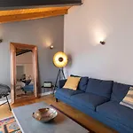 Bairro Alto Stunning Flat With Balcony By Lovelystay