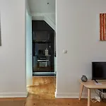 Charming Apartment Em Belem-Books And Canvas