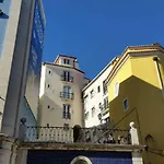 Alfama T1 Travel
