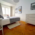 Avenidas Cozy Apartment