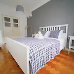 Avenidas Cozy Apartment