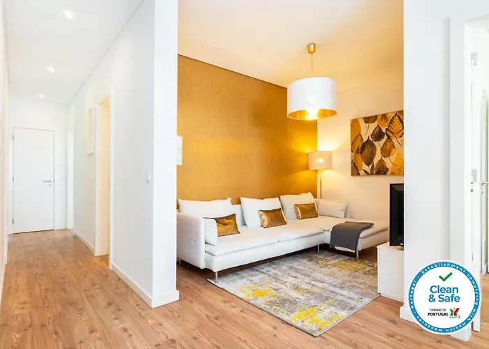 Whome | Golden Premium Apartment