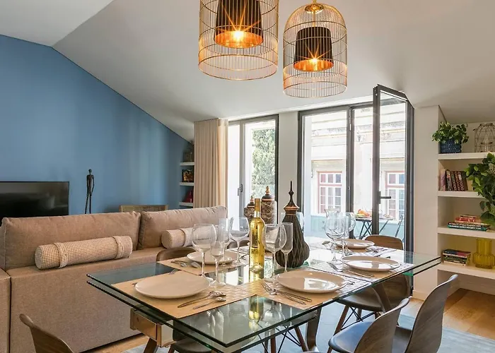Central 2Bdr Apartment With Balcony By Lovelystay