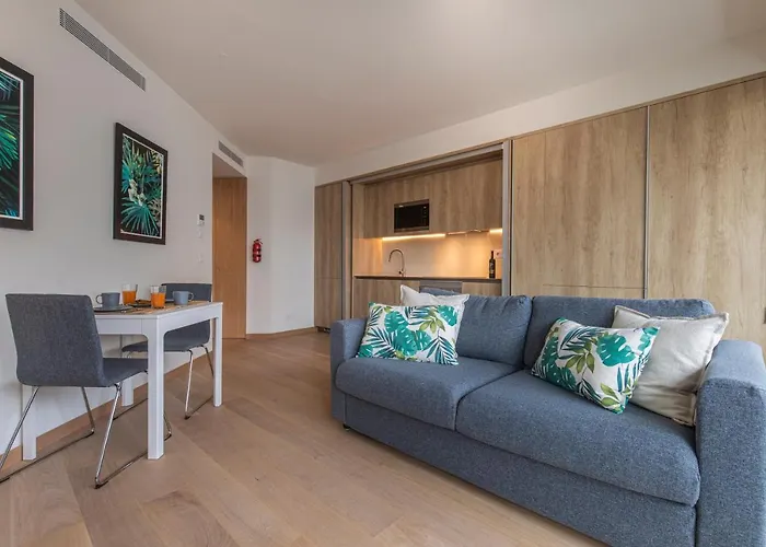 15 - Mulberry Hill Apartment