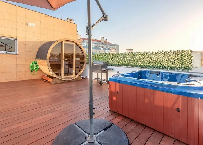 Sunny Private Rooftop Sauna & Hot Tub By Bentobox