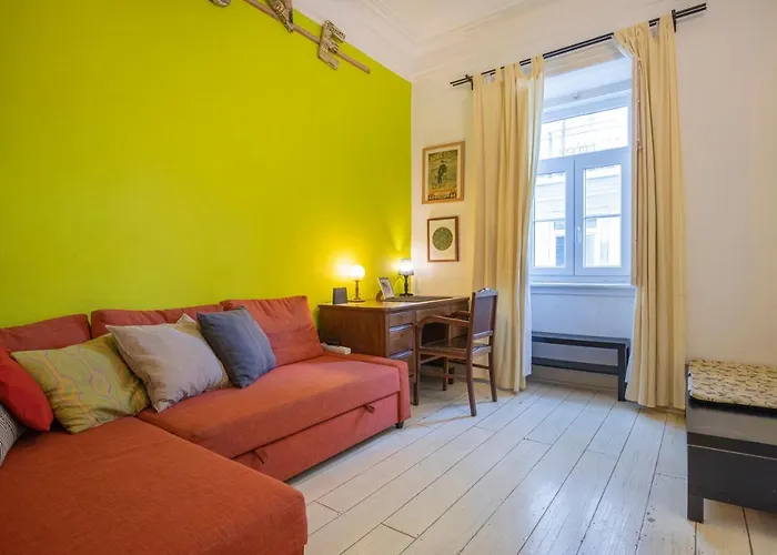 3Bdr Mouraria Apartment By Lovelystay