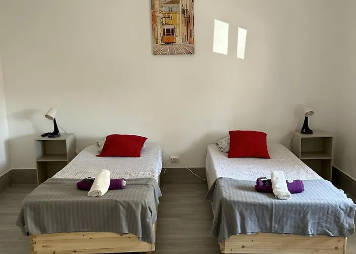 Oriente DNA Rooms