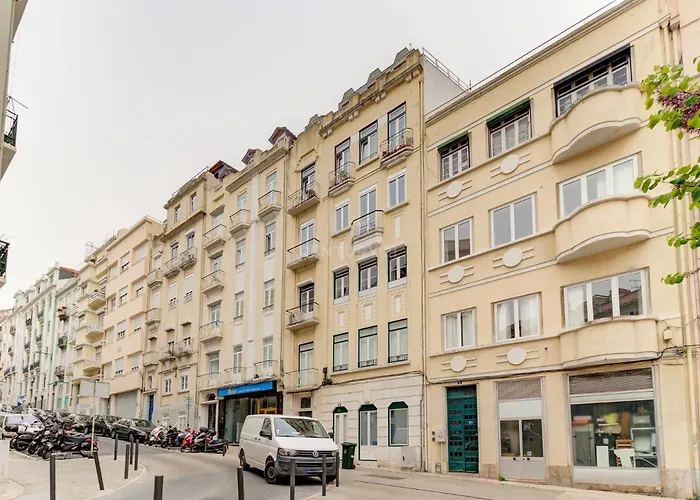 Quarto Grande Com Varanda E Vista Para A Cidade
