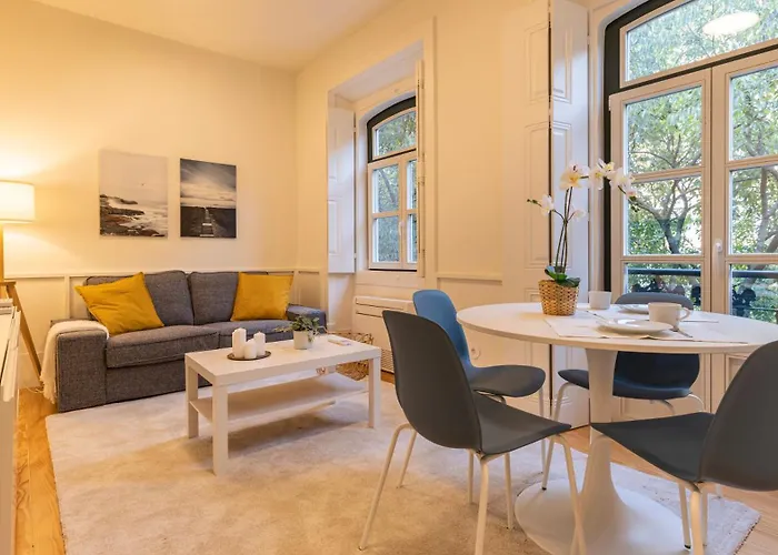 2Bdr Alcantara Nest By Lovelystay