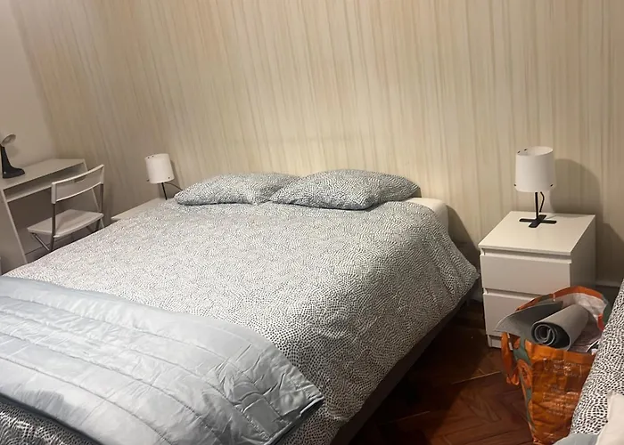 Only Room 3 People Center Of Lisbon