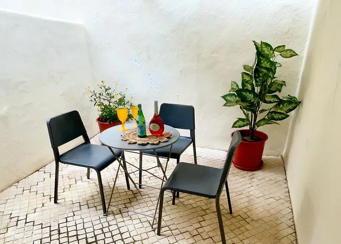 Lisbon Charming Santos Apartment W/ Patio