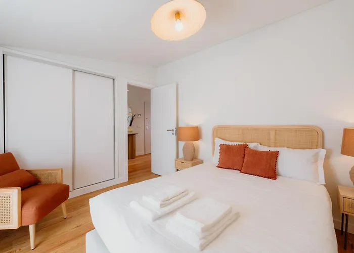 Lisbon Orange House - Stunning One-Bedroom Apartment 2E