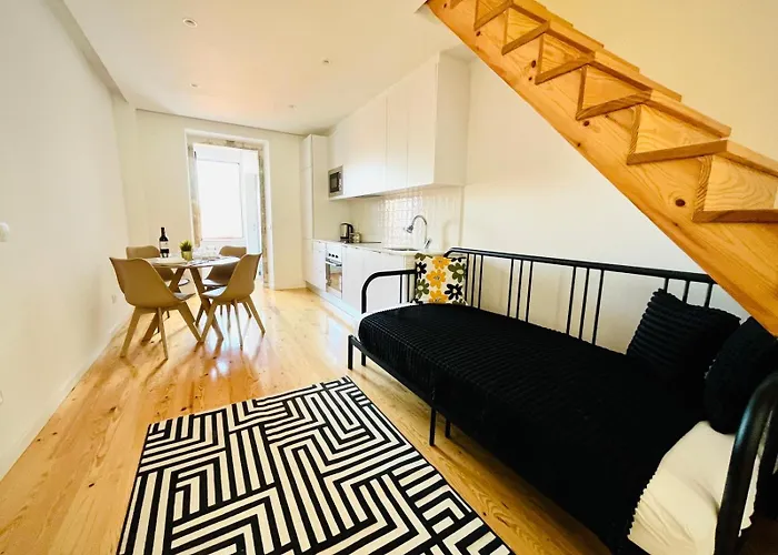 The Sarmento House - No 2D - Historical Two-Bedroom Apartment