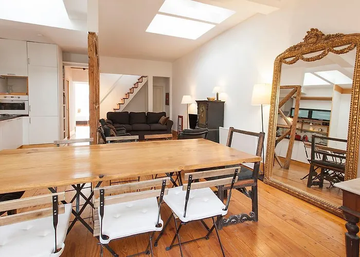 Central, Charming, Quiet, Garden And Parking