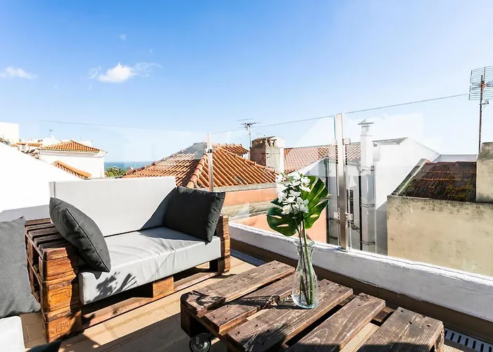 Cosy Alfama Hideout - With Rooftop Terrace