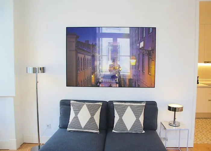 Downtown Sunny Apartment