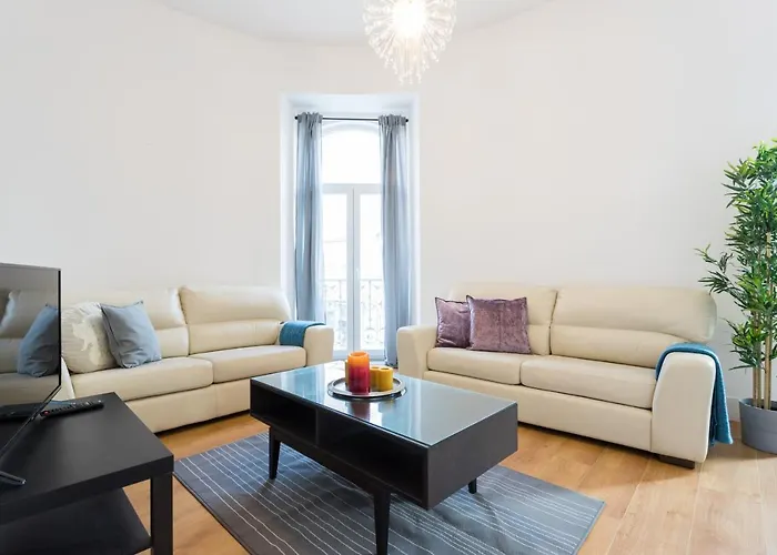 FLH Graça Spacious Flat