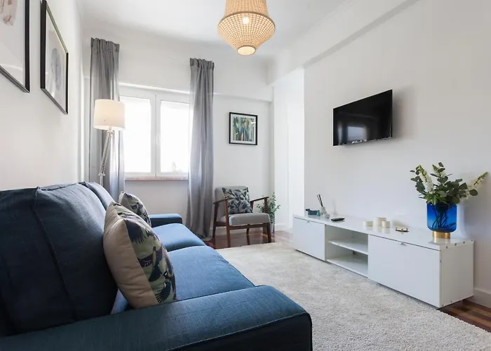 Flh Graca Charming Flat With Balcony