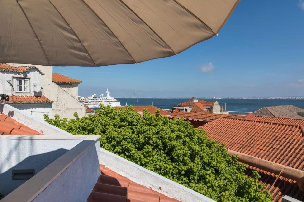 Apartment Terrace & River View In Alfama Lisbon