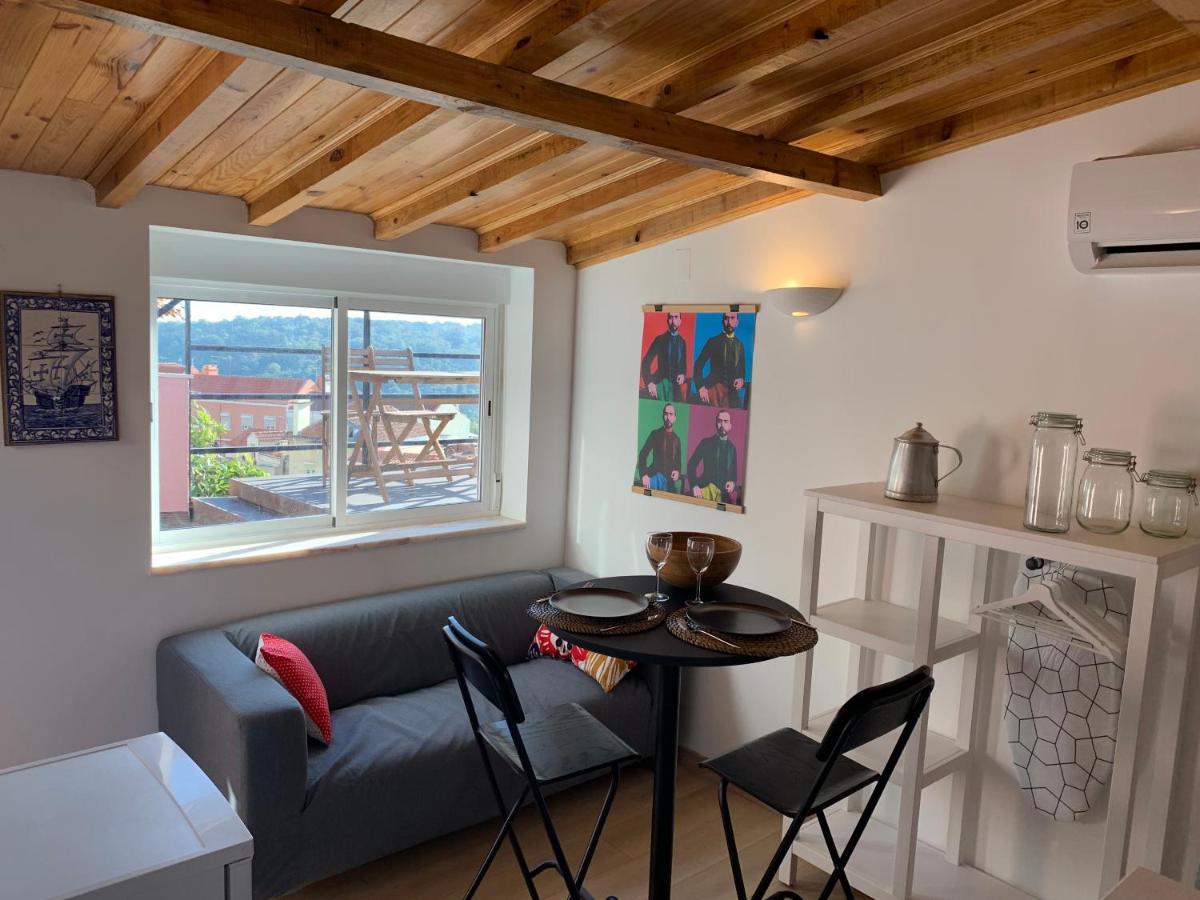 Ensoleille Avec Terrasse Proche D'amoreiras *