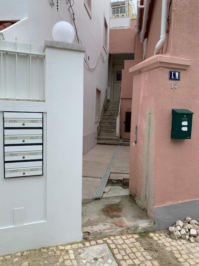 Ensoleille Avec Terrasse Proche D'amoreiras *