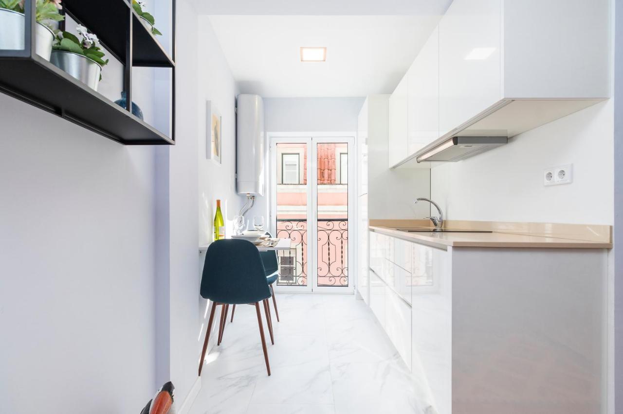 Perfect 1 Bed In Chiado With Aircon Lisbon