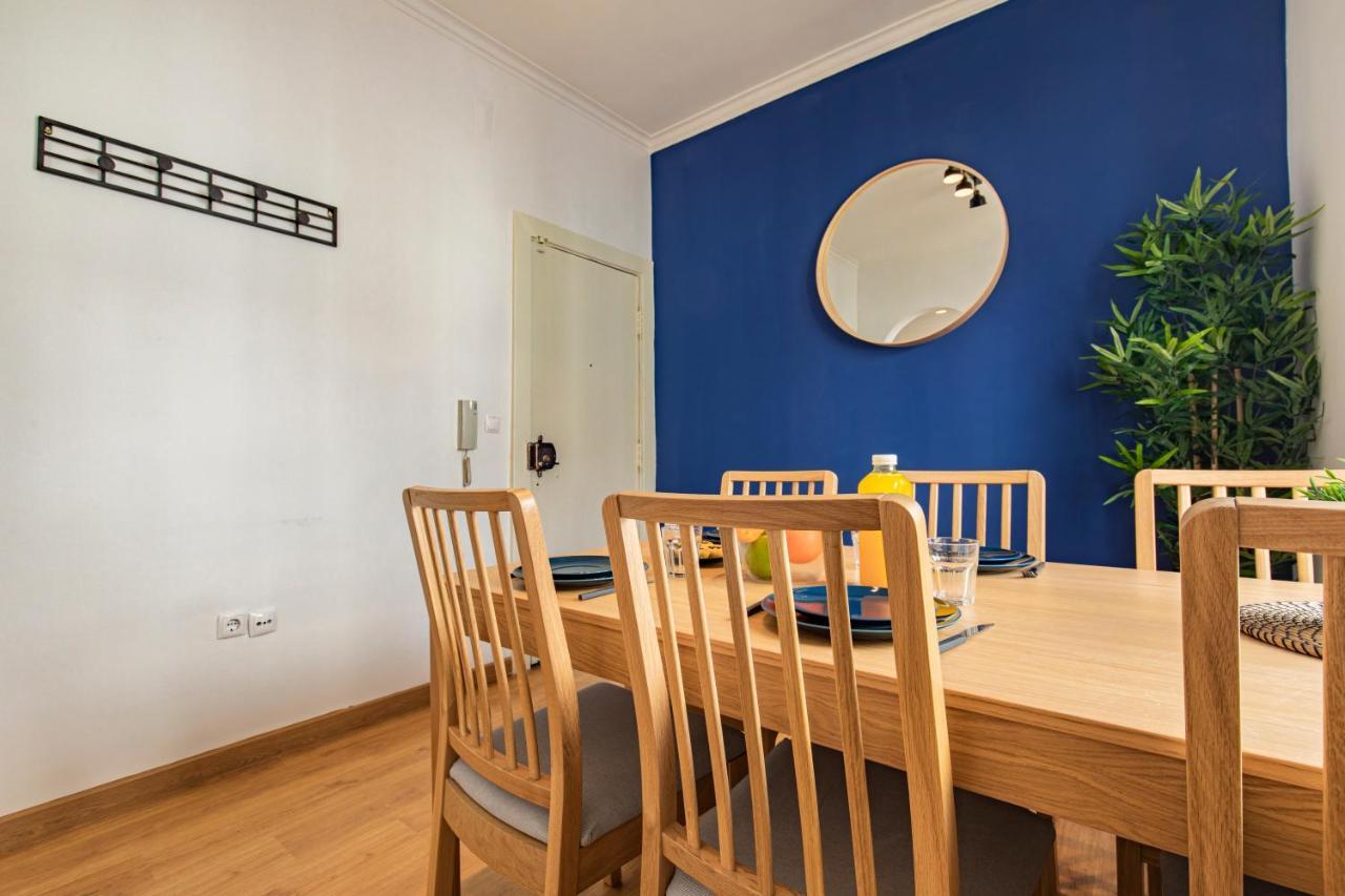 3 Bedroom Near Av. Liberdade Apartment