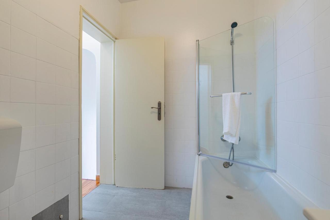 Apartment 3 Bedroom Near Av. Liberdade Lissabon