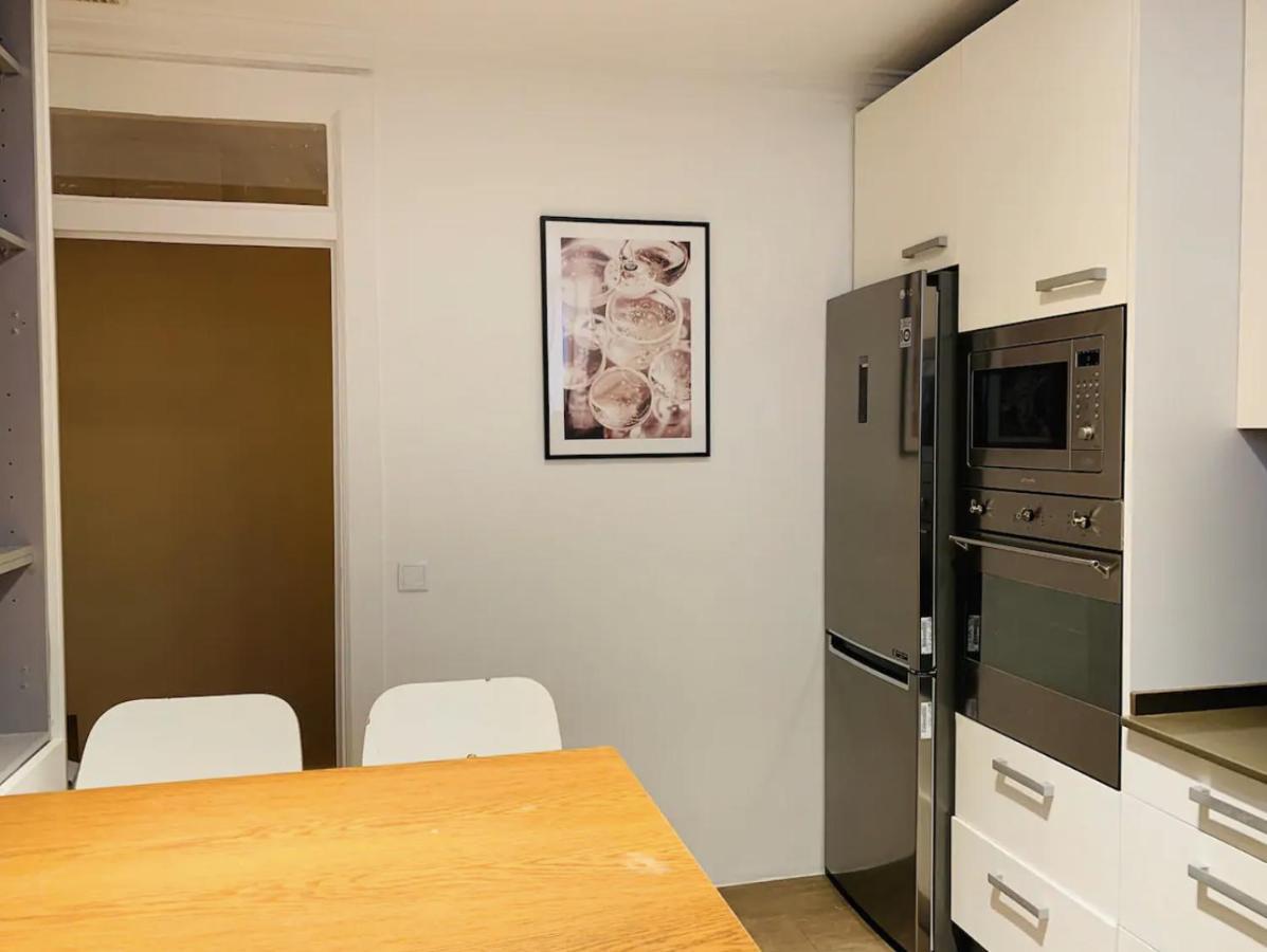 Charming 4 Bedroom In Chiado Lissabon