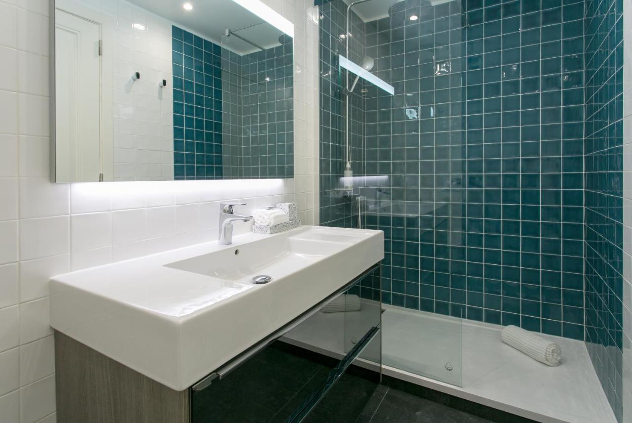 Apartment Luxury Retreat! 2 Suites, Balcony & Views!! Lissabon