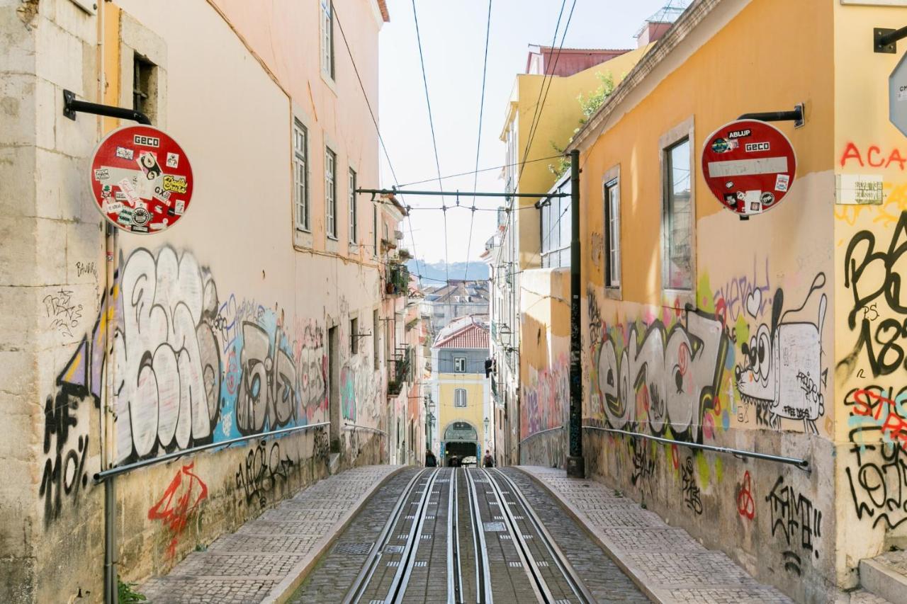 Appartement Breathtaking River-city View Two Private Terraces 3 Bedrooms And 3 Bathrooms 17th Century Building Bica Chiado District Lisboa