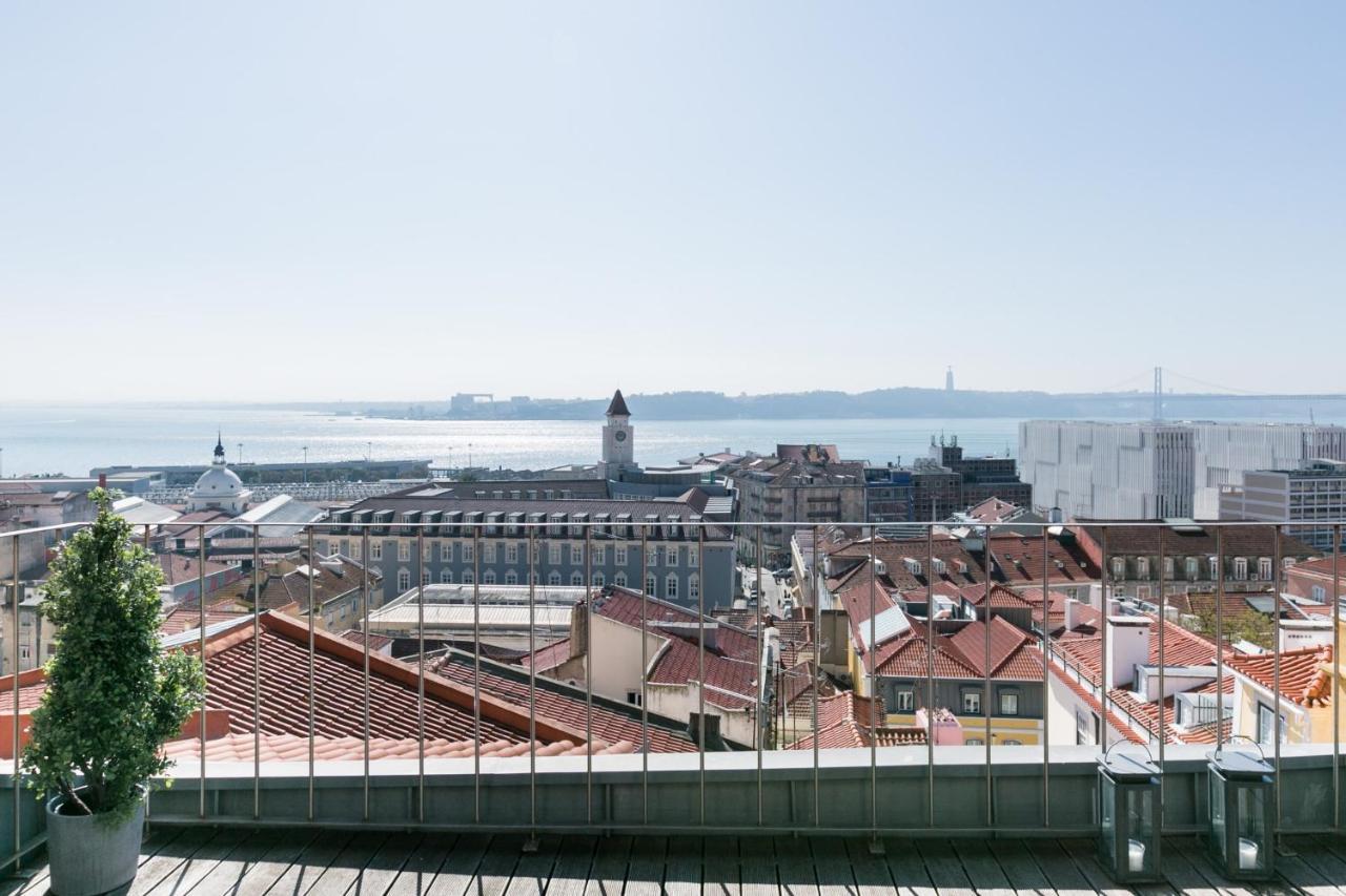 Breathtaking River-city View Two Private Terraces 3 Bedrooms And 3 Bathrooms 17th Century Building Bica Chiado District Appartement *