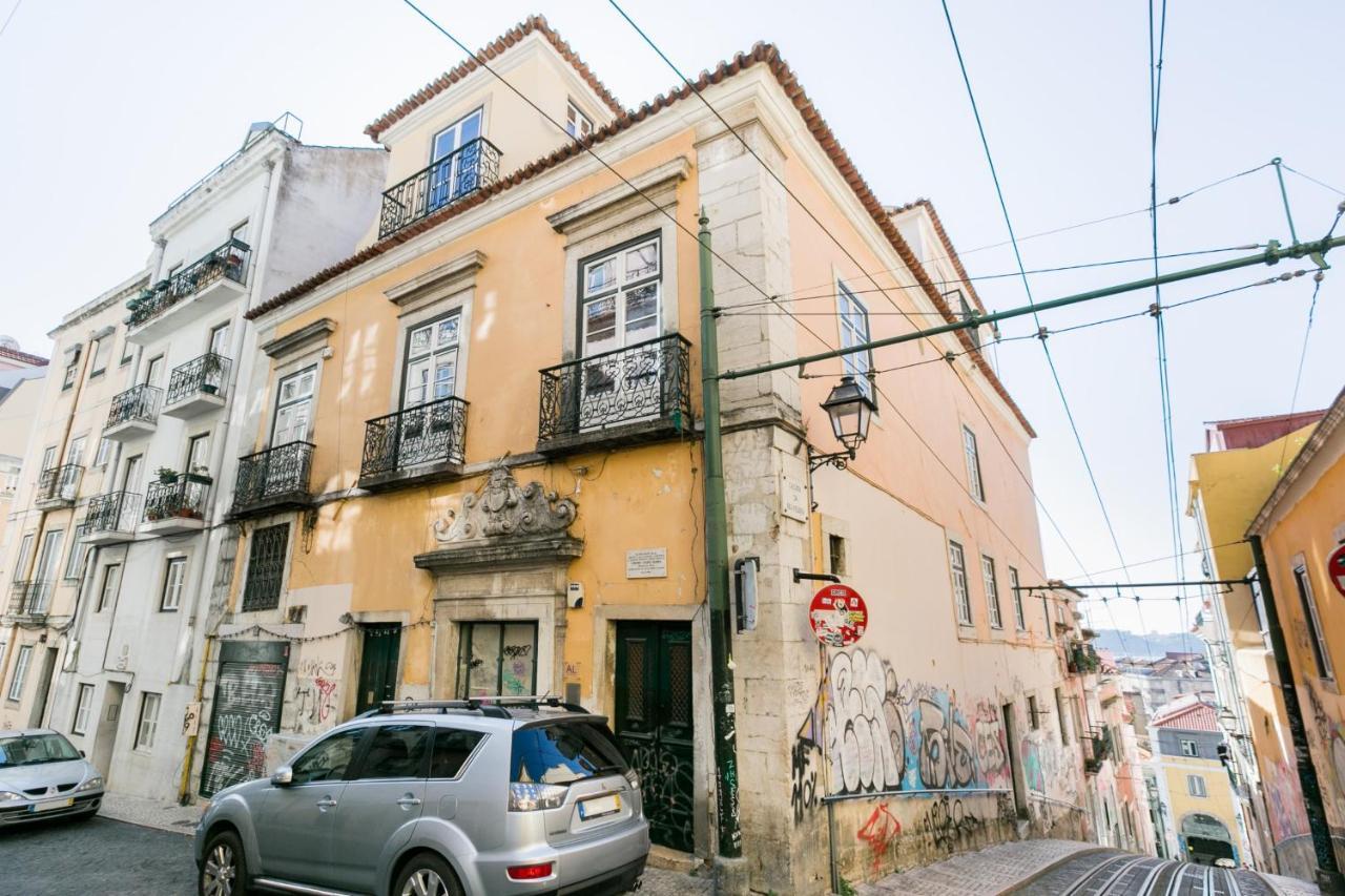 Appartement Breathtaking River-city View Two Private Terraces 3 Bedrooms And 3 Bathrooms 17th Century Building Bica Chiado District Lisboa