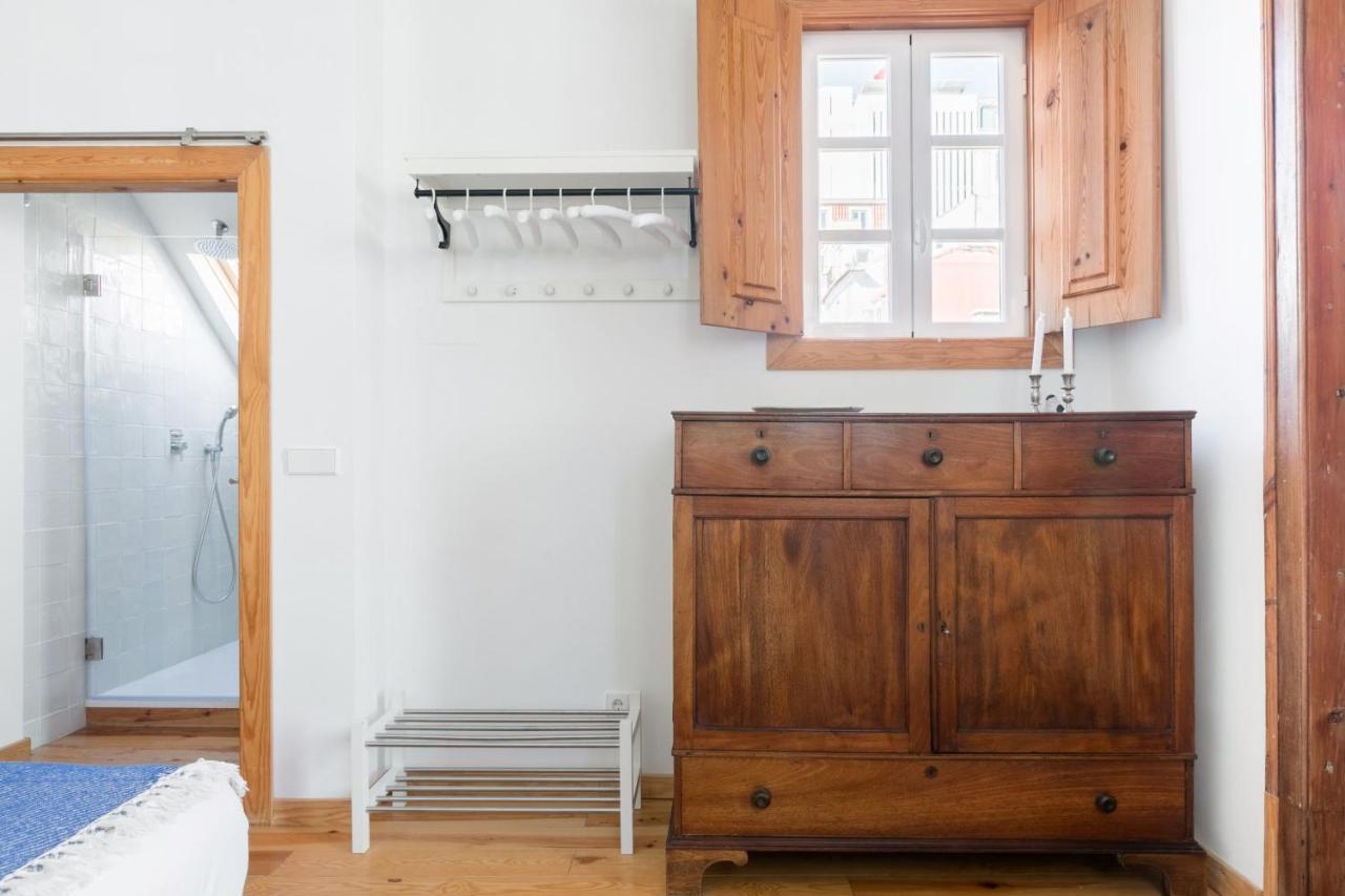 Breathtaking River-city View Two Private Terraces 3 Bedrooms And 3 Bathrooms 17th Century Building Bica Chiado District Appartement *