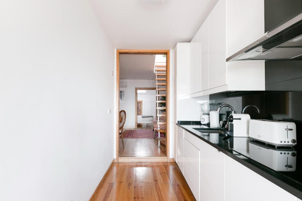 Breathtaking River-city View Two Private Terraces 3 Bedrooms And 3 Bathrooms 17th Century Building Bica Chiado District * Lisboa