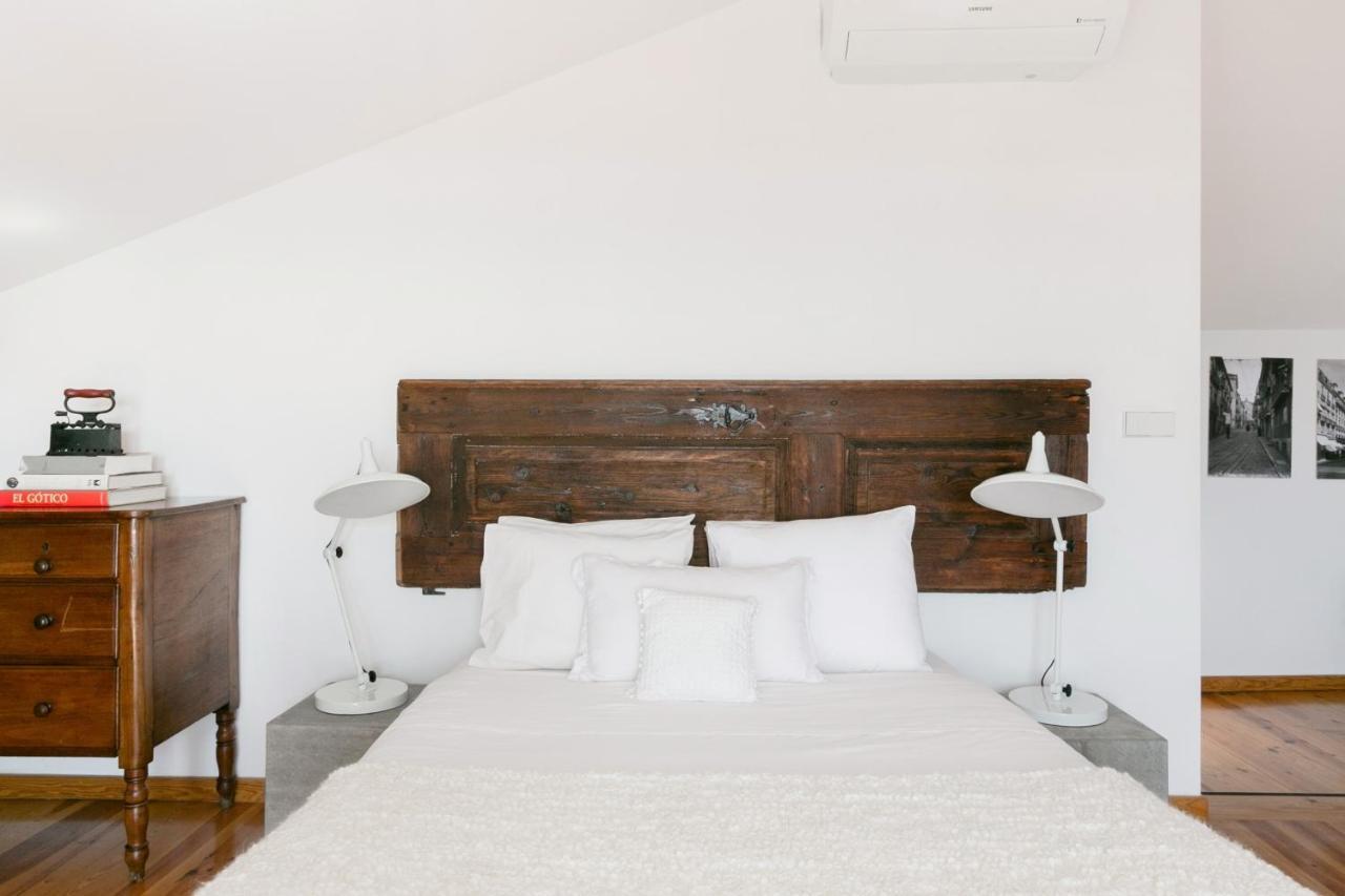 Breathtaking River-city View Two Private Terraces 3 Bedrooms And 3 Bathrooms 17th Century Building Bica Chiado District Appartement