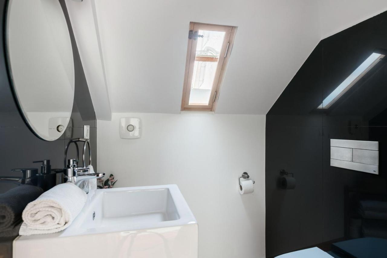 Appartement Breathtaking River-city View Two Private Terraces 3 Bedrooms And 3 Bathrooms 17th Century Building Bica Chiado District