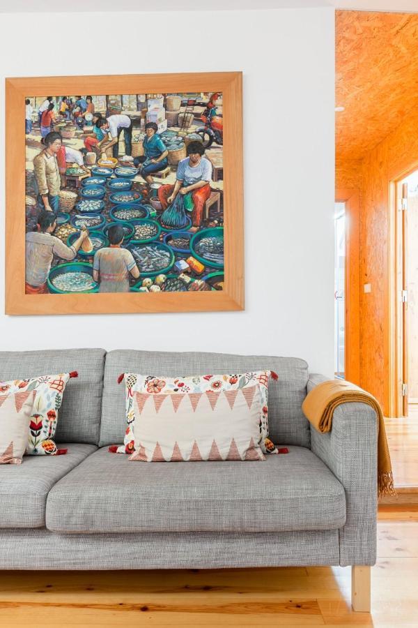 Breathtaking River-city View Two Private Terraces 3 Bedrooms And 3 Bathrooms 17th Century Building Bica Chiado District Lisboa