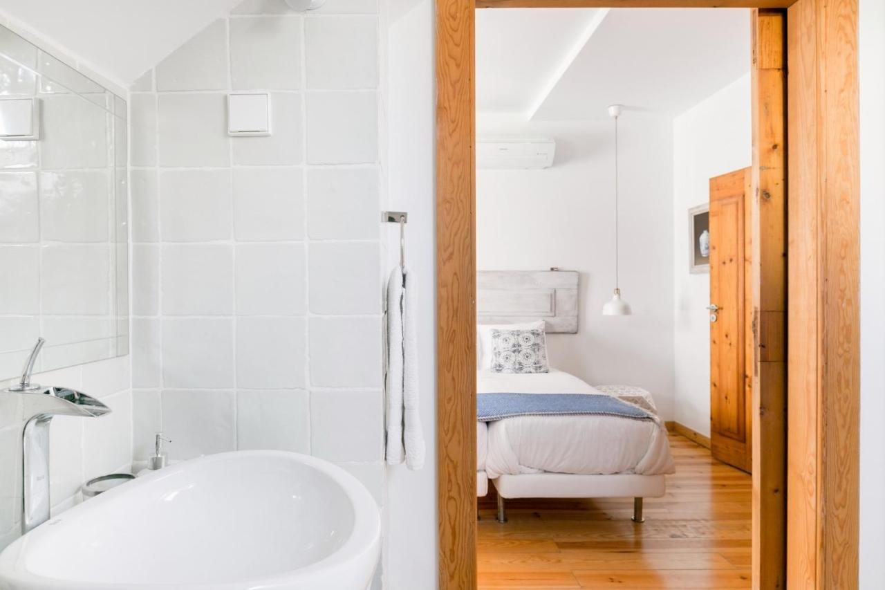 Appartement Breathtaking River-city View Two Private Terraces 3 Bedrooms And 3 Bathrooms 17th Century Building Bica Chiado District