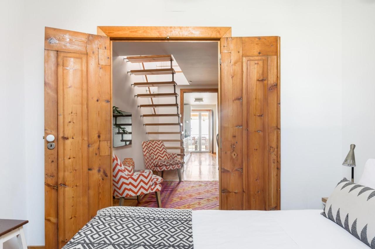 Appartement Breathtaking River-city View Two Private Terraces 3 Bedrooms And 3 Bathrooms 17th Century Building Bica Chiado District *