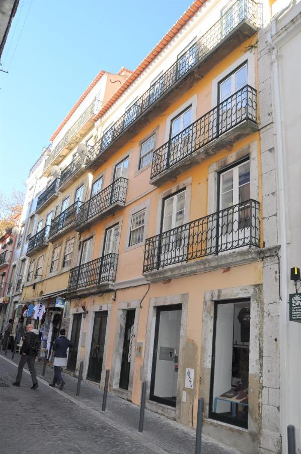 Your At Alfama's Heart Lissabon