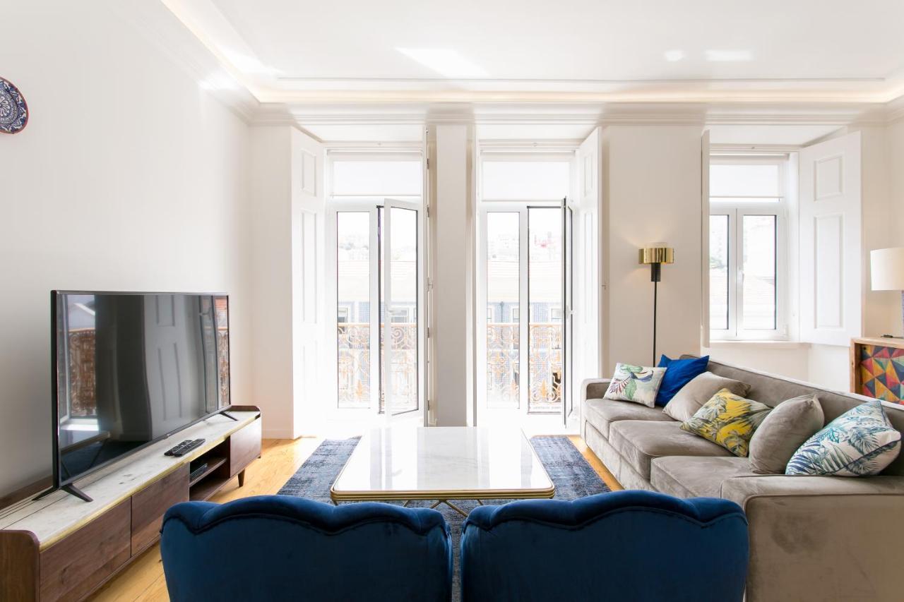 Luxury Retreat! 2 Suites, Balcony & Views!! * Lissabon
