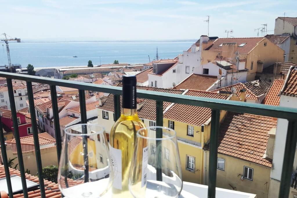 Apartamento Alfama Stunning River And Historic Views 2bedrooms & 2bathrooms Ac Balcony 18th Century Building *